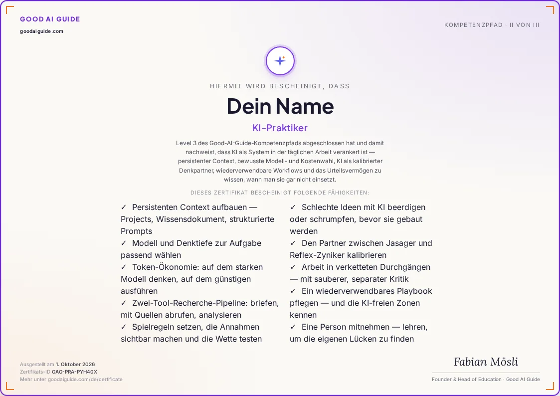 Ein Musterzertifikat KI-Praktiker, ausgestellt auf «Dein Name», mit den zehn Fähigkeiten, die es bescheinigt, unterschrieben von Fabian Mösli.